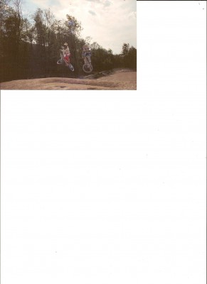 Avec un pote sur notre piste en 88