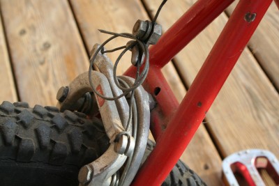 on a souder un 2eme  tube pour redescendre l'étrier de frein...