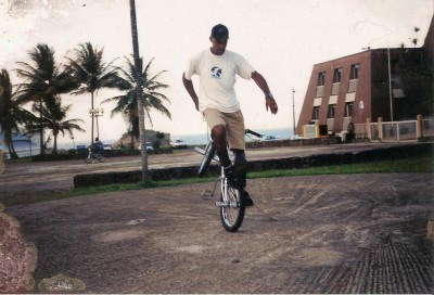 Photo cucus bmx flatland martinique.jpg